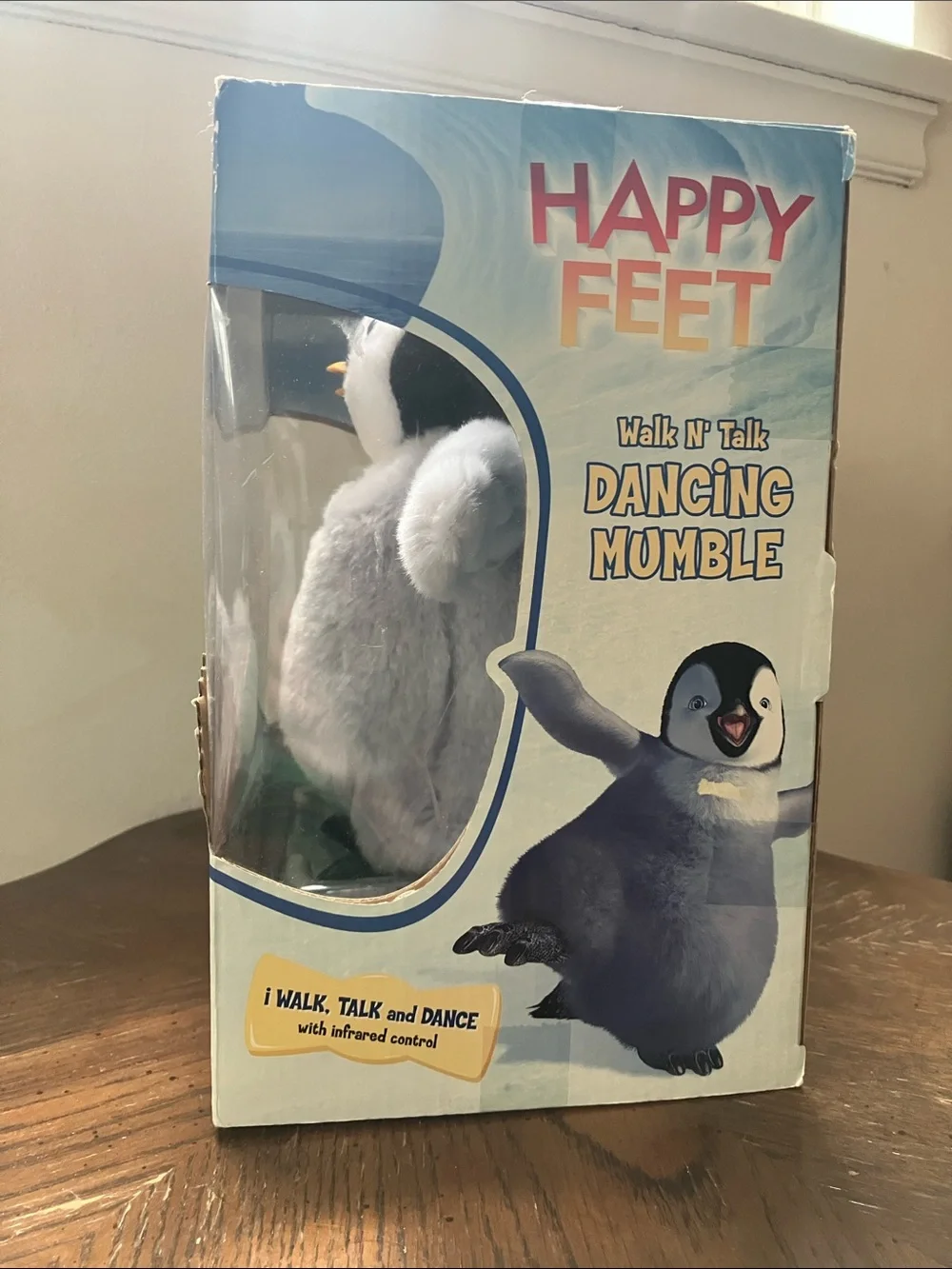 HAPPY FEET Walk N’ Talk Dancing Mumble NIB**
